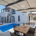 Magna Luxury