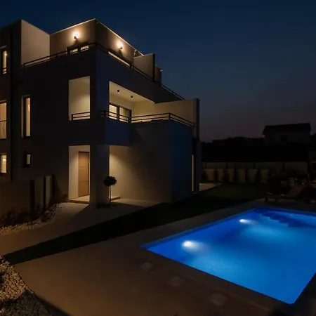 Magna Luxury Διαμέρισμα Μούρτερ