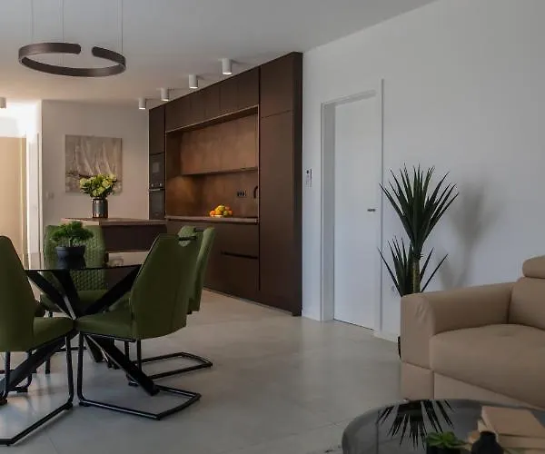 Magna Luxury * מורטר