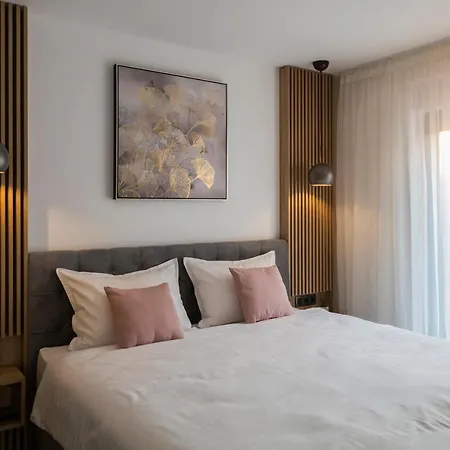 Magna Luxury 무르테르